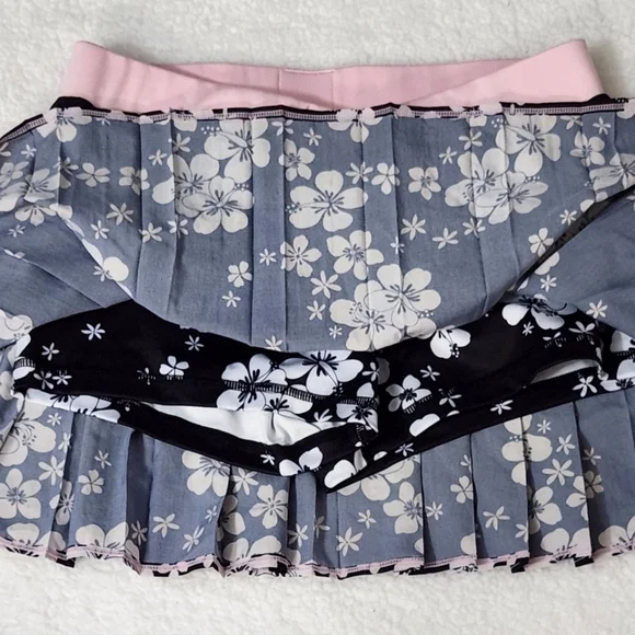 New!Frankie's Bikinis Windy‎ Tennis Skirt - Picture 9 of 11